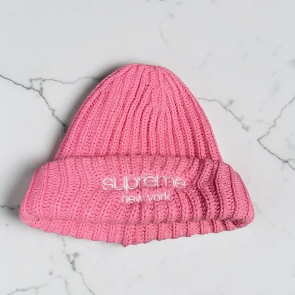 Supreme Pink Knit Hat - Picture 1 of 2